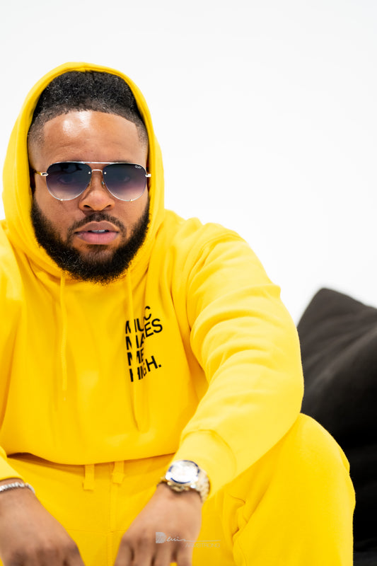 MUSIC MAKES ME HIGH *JOGGER* YELLOW