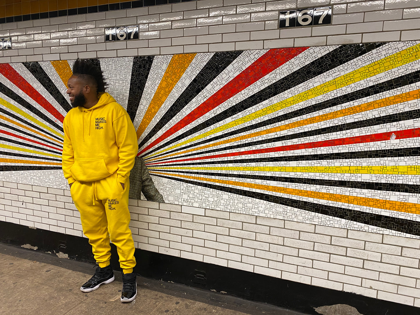 MUSIC MAKES ME HIGH *SIGNATURE HOODIE* YELLOW