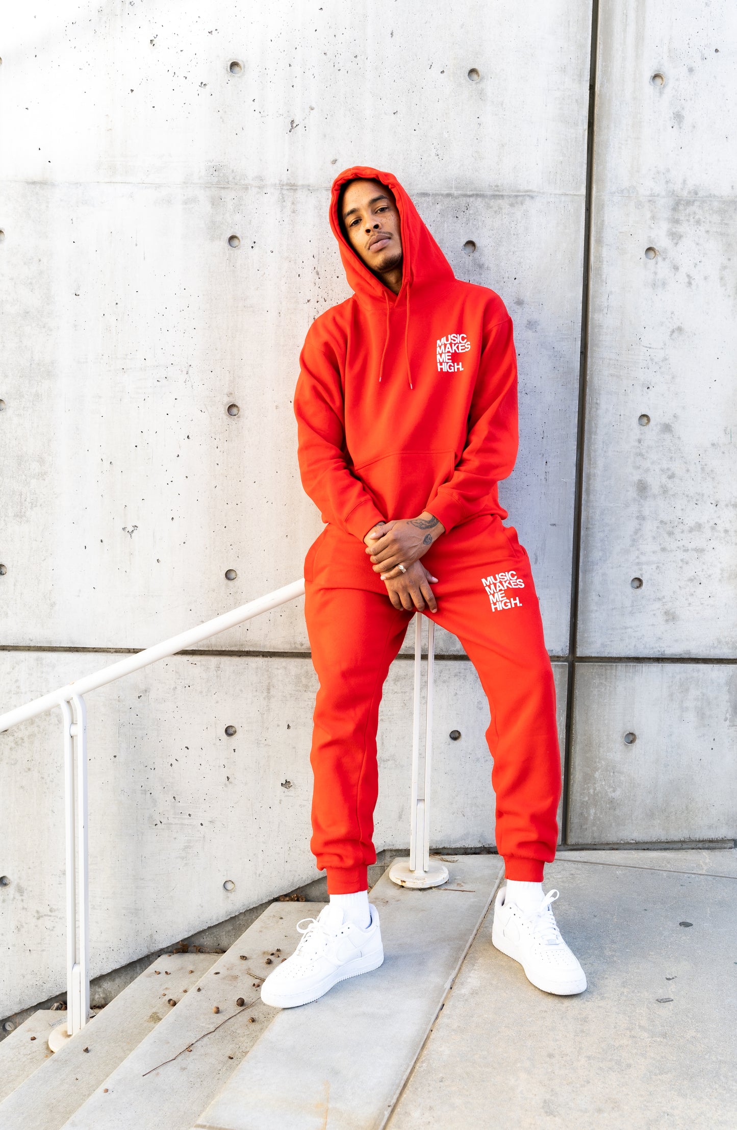 MUSIC MAKES ME HIGH *SIGNATURE HOODIE* RED