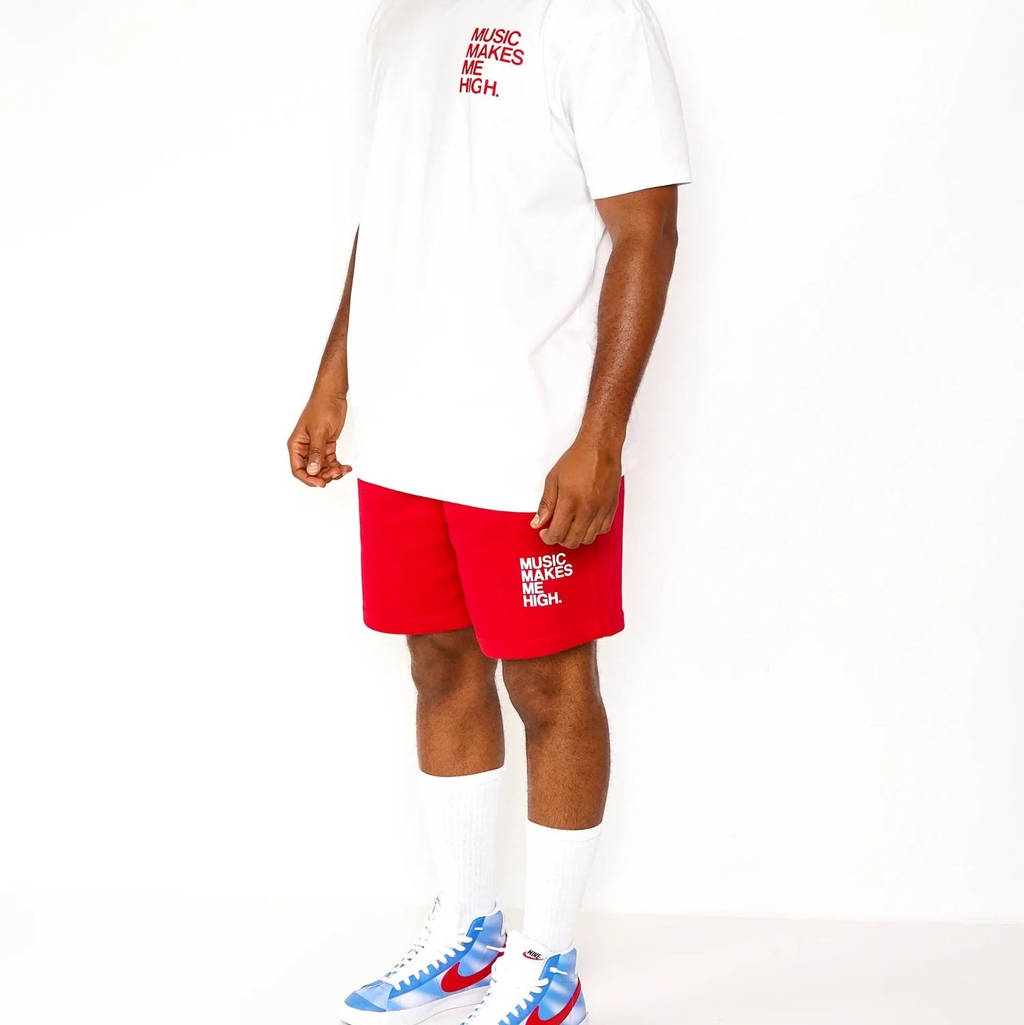 MUSIC MAKES ME HIGH *FRENCH TERRY SHORTS* RED