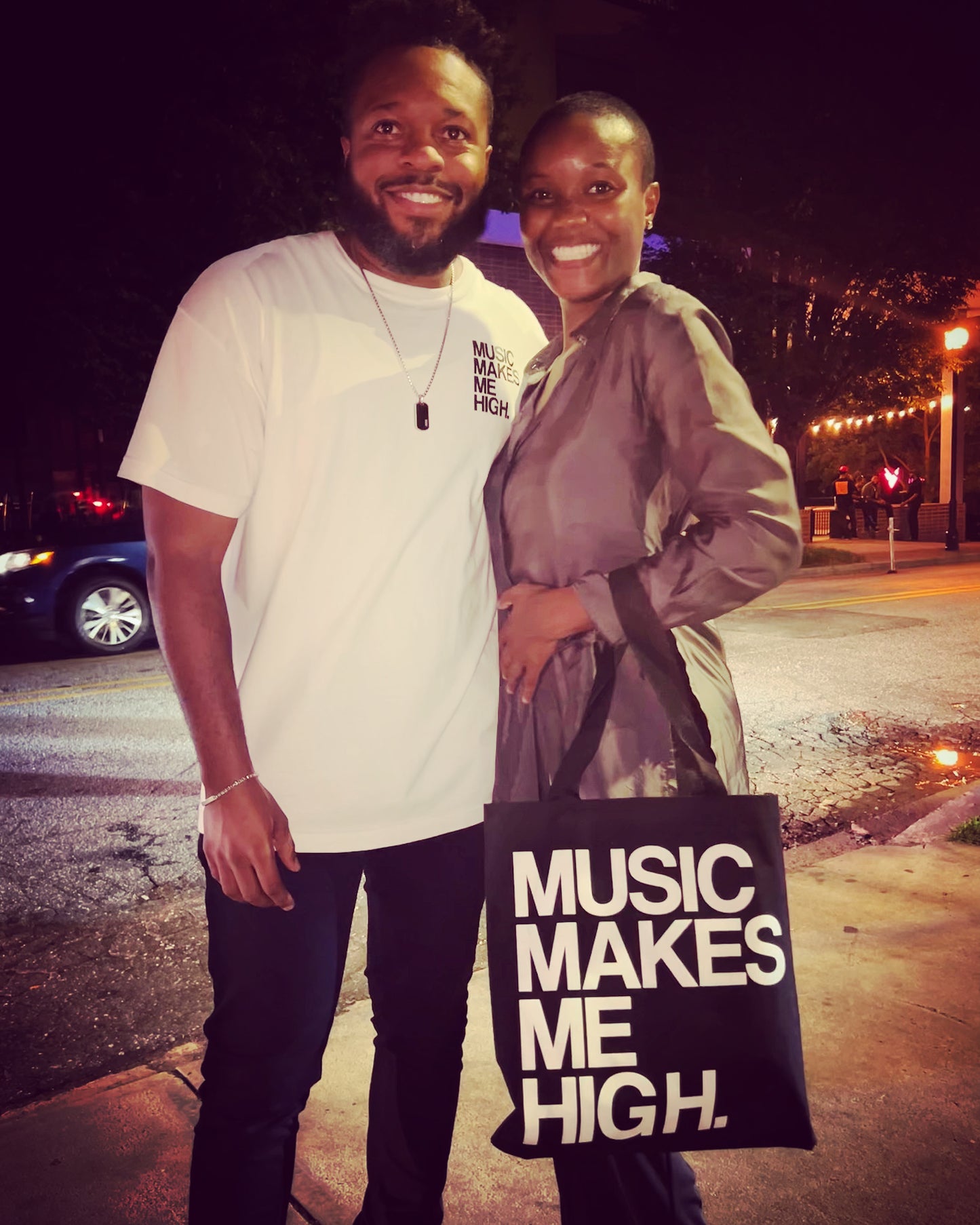 MUSIC MAKES ME HIGH *SIGNATURE BAG* BLACK