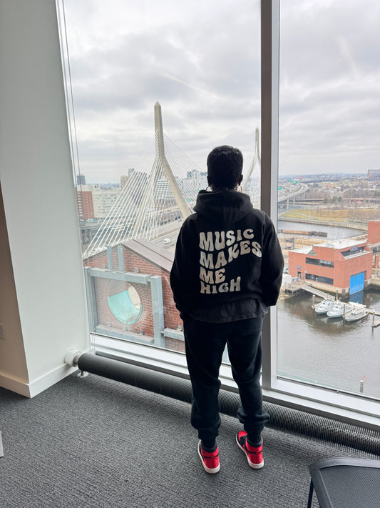 MUSIC MAKES ME HIGH *WAVY HOODIE* BLACK (UNISEX)