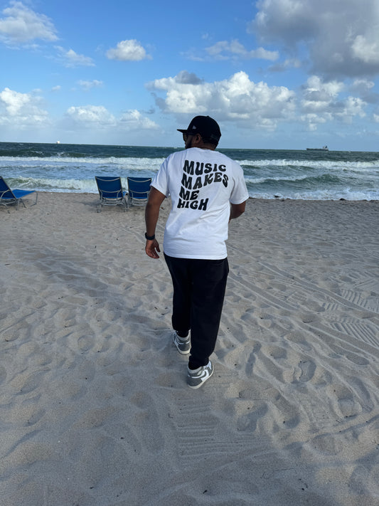 MUSIC MAKES ME HIGH *WAVY T-SHIRT* BLACK/WHITE